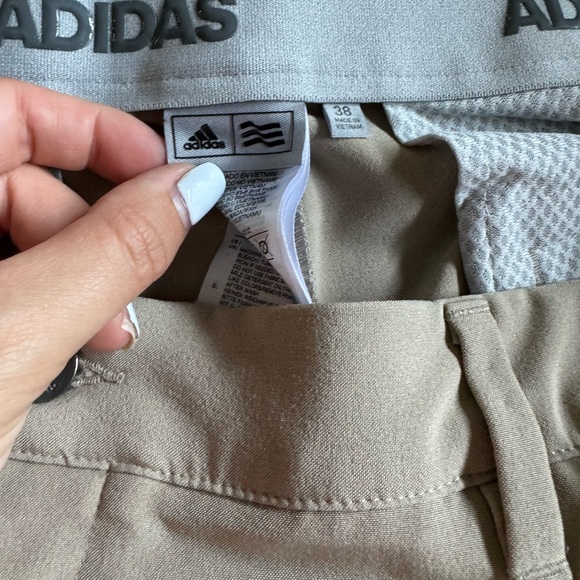 Adidas Ultimate 365 Three Stripes Golf Shorts 10 inch - Picture 2 of 5